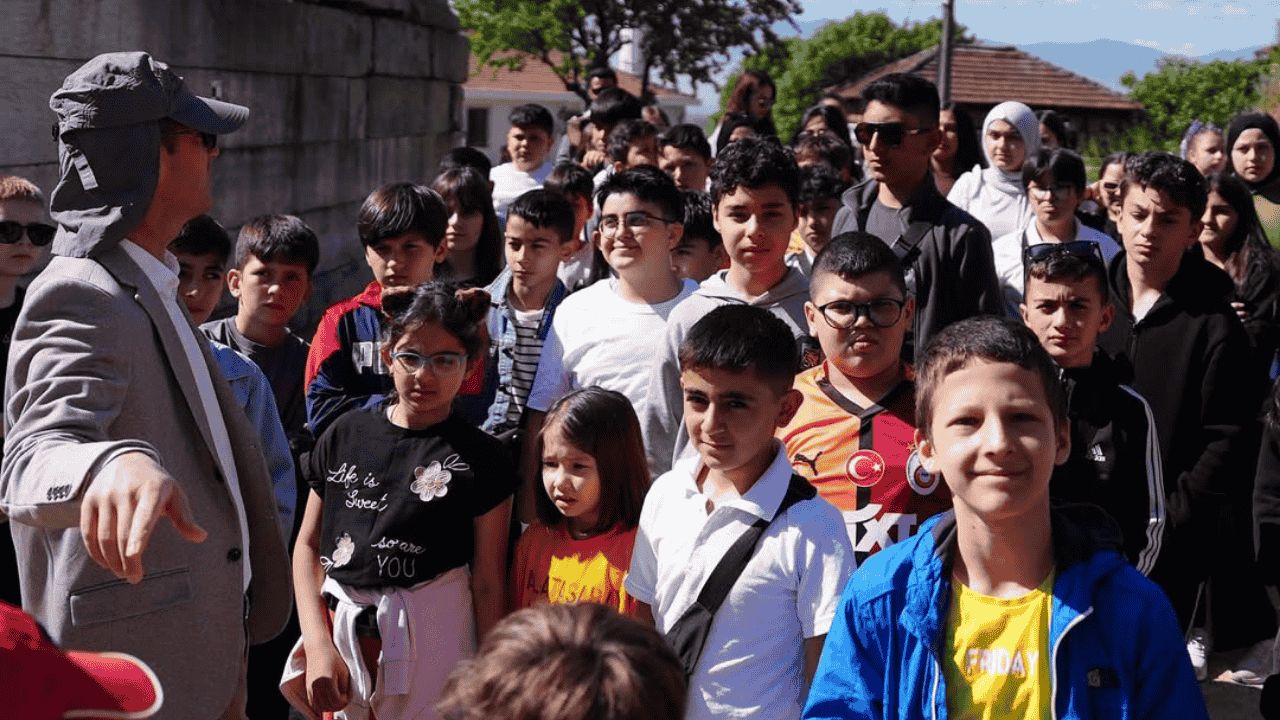 ÖĞRENCİLER TARİHLE BULUŞTU KONURALP ANTİK KENTİ’NDE UNUTULMAZ YOLCULUK