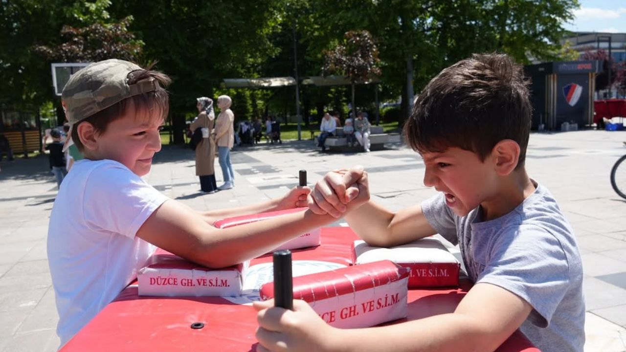AİLE YILI ORYANTİRİNG ETKİNLİĞİ ANIT PARK’TA DÜZENLENDİ