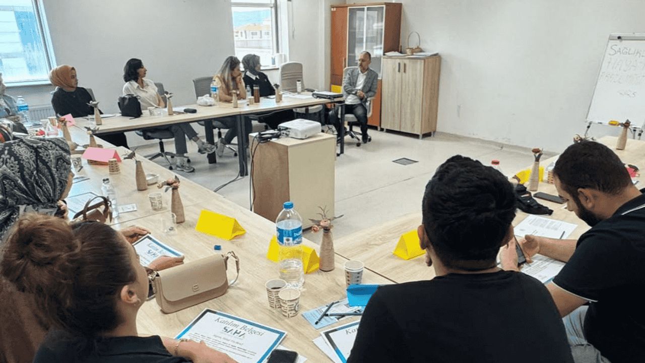 ”KORUYAN SAĞLIK” MODÜLÜ KAPSAMINDA SAHA SAĞLIK ELÇİLERİ AKADEMİ EĞİTİMLERİ BAŞLADI