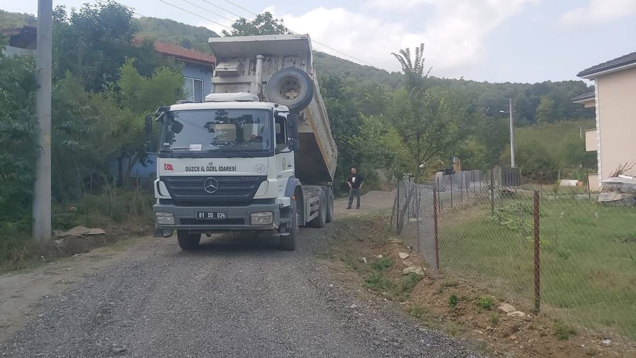 Gümüşova Elmacık Köyü’nde Sathi Kaplama Altyapı Çalışmaları Tamamlandı