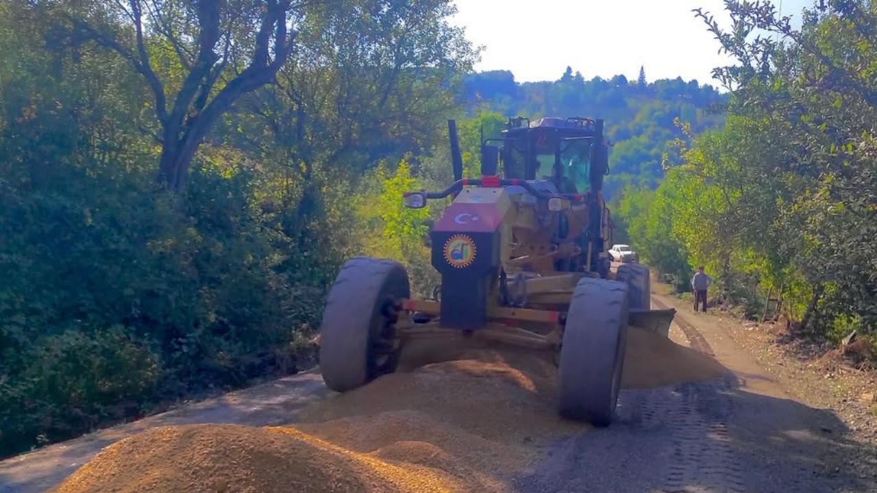 Kaynaşlı’da Yol Çalışmaları Hız Kesmeden Devam Ediyor