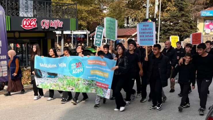 Cumayeri’nde Dünya Ruh Sağlığı Günü Farkındalık Yürüyüşü Düzenlendi