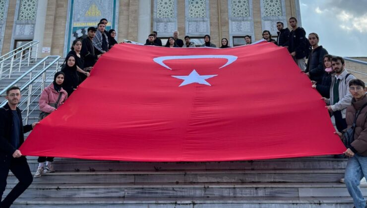 Üniversiteli Gençler, Şehitlerimizi Dualarla Andı