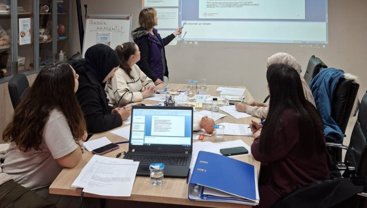 Düzce’de Gebe Okulu ve Bebek Akademisi Eğitimleri Aralıksız Sürüyor