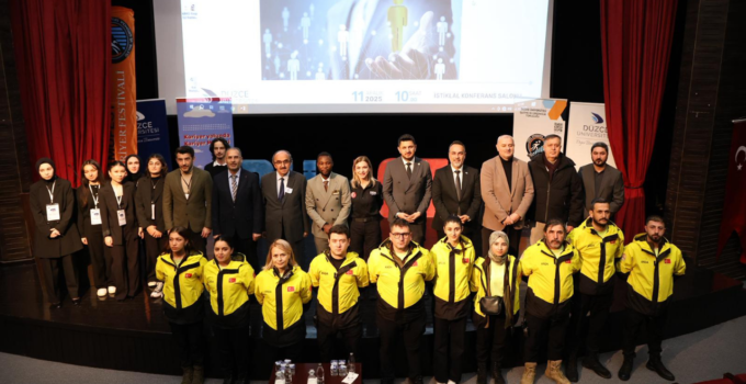 Kamufest’te Düzce Üniversitesi Öğrencileri ile Kamu Sektörünü Buluştu