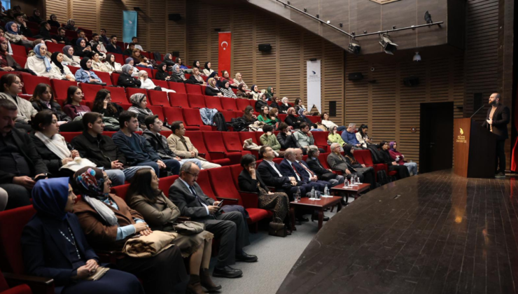 Düzce Üniversitesi’nde “Balkanlarda Türk İzleri” Konulu Konferans Gerçekleştirildi