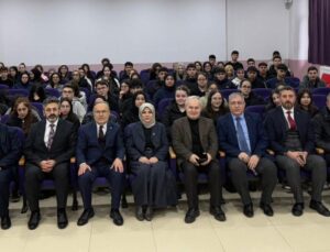 Liselerde “15 Temmuz Demokrasi ve Millî Birlik Günü” Söyleşisi Düzenlendi