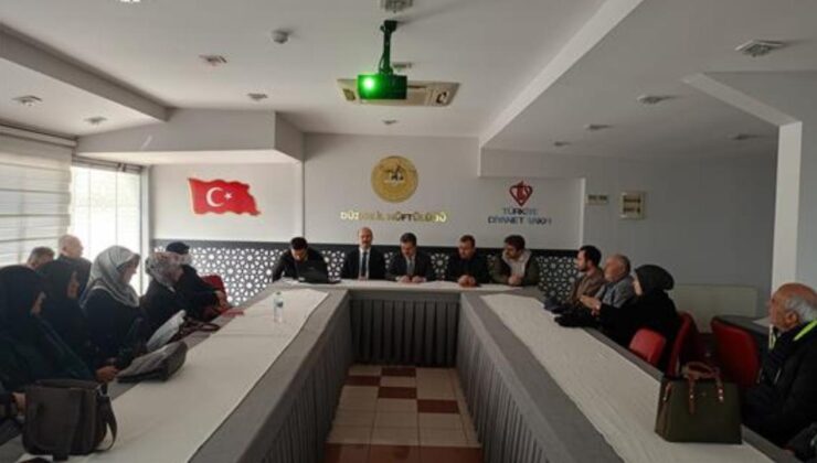 Düzce’de Umrecilere Hazırlık Semineri: Manevi Yolculuk Öncesi Bilgilendirme