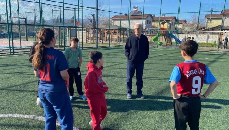 Düzce Gençlik ve Spor İl Müdürü Zekeriya Arslantürk, Spor Yapan Çocuklarla Bir Araya Geldi