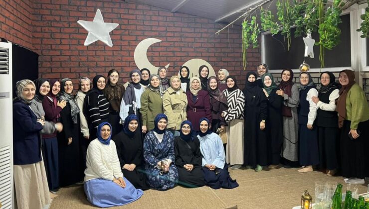 Düzce İl Millî Eğitim Müdürü Gülşen Özer Öğrencilerle İftar Sofrasında Buluştu