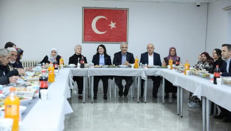Düzce Valisi Mehmet Makas Neriman Çilingir Huzurevi’nde Büyüklerle İftarda Buluştu