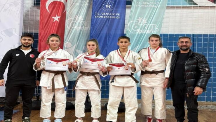 Düzceli Judocular Karaman’dan Madalyalarla Döndü