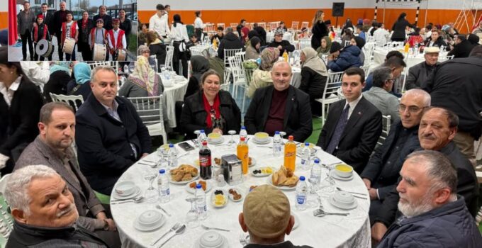Çilimli’de Ramazan Sofrası Roman Hemşehrilerle Kuruldu