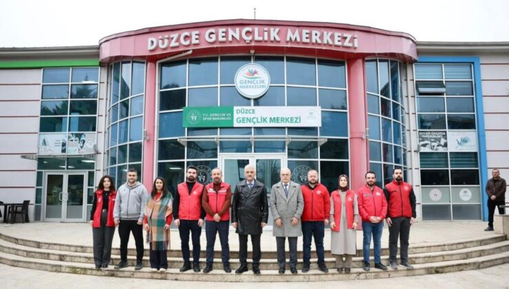 Düzce Valisi Mehmet Makas, Okçuluk Spor Salonu’nda İncelemelerde Bulundu