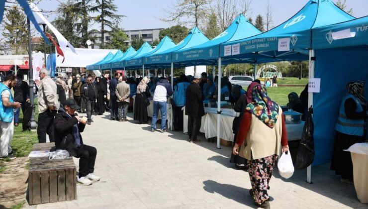 Düzce’de “Hayır Çarşısı” Açıldı