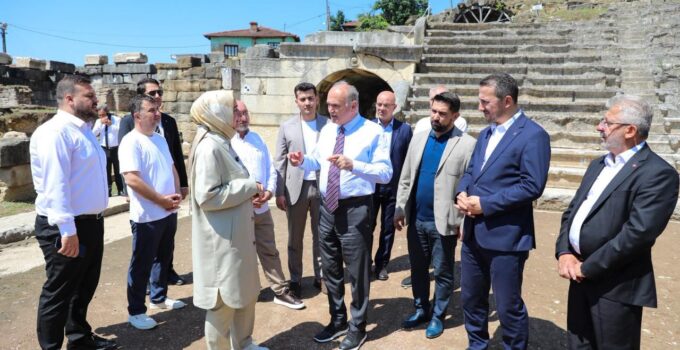 Başkan Özlü, Düzce’nin Vizyon Projelerini Sayan Kaya’ya Anlattı