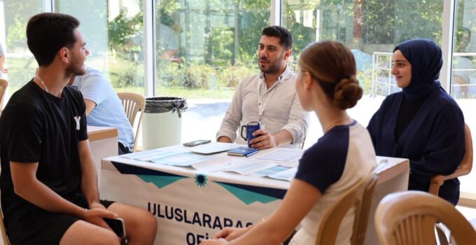 Aday Öğrenciler Düzce Üniversitesi’ni Yakından Tanıyor