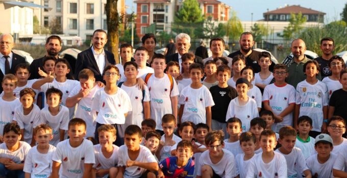 Vali Mehmet Makas, TÜGVA Yaz Kampında Gençlerle Buluştu