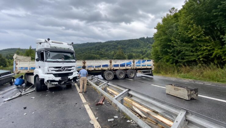 D-655’te Tır Kazası: Akçakoca İstikametinde Trafik Durdu
